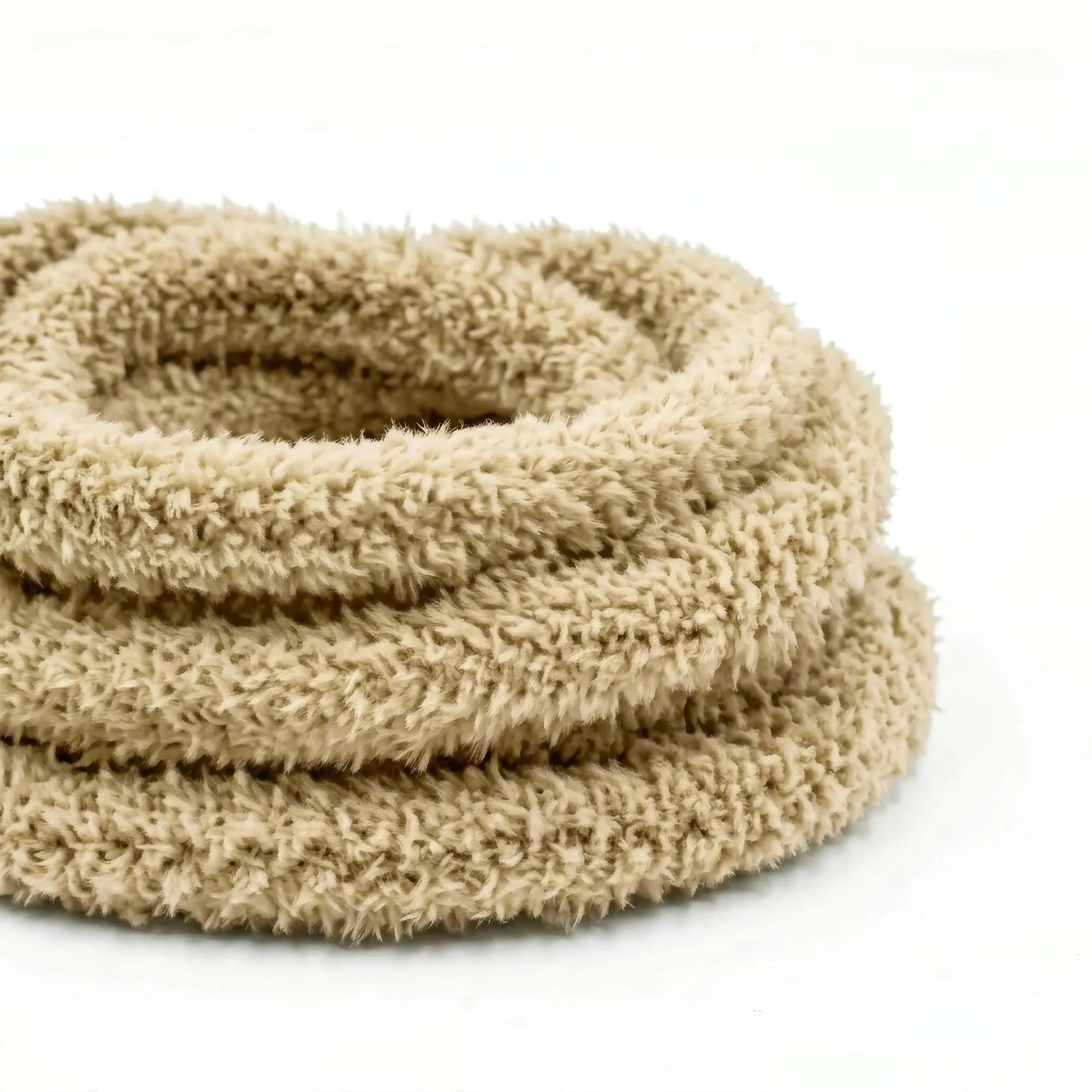 Lacets fluffy beige en peluche pour sneakers