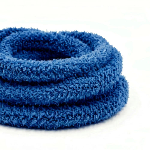 Lacets fluffy bleu en peluche pour sneakers